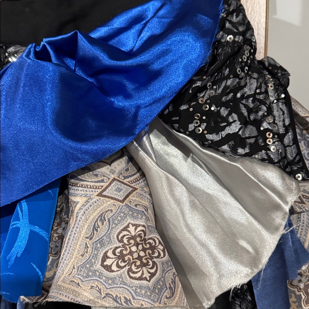 Multicolor Renaissance Time Patchwork Woman’s Bus… - image 4